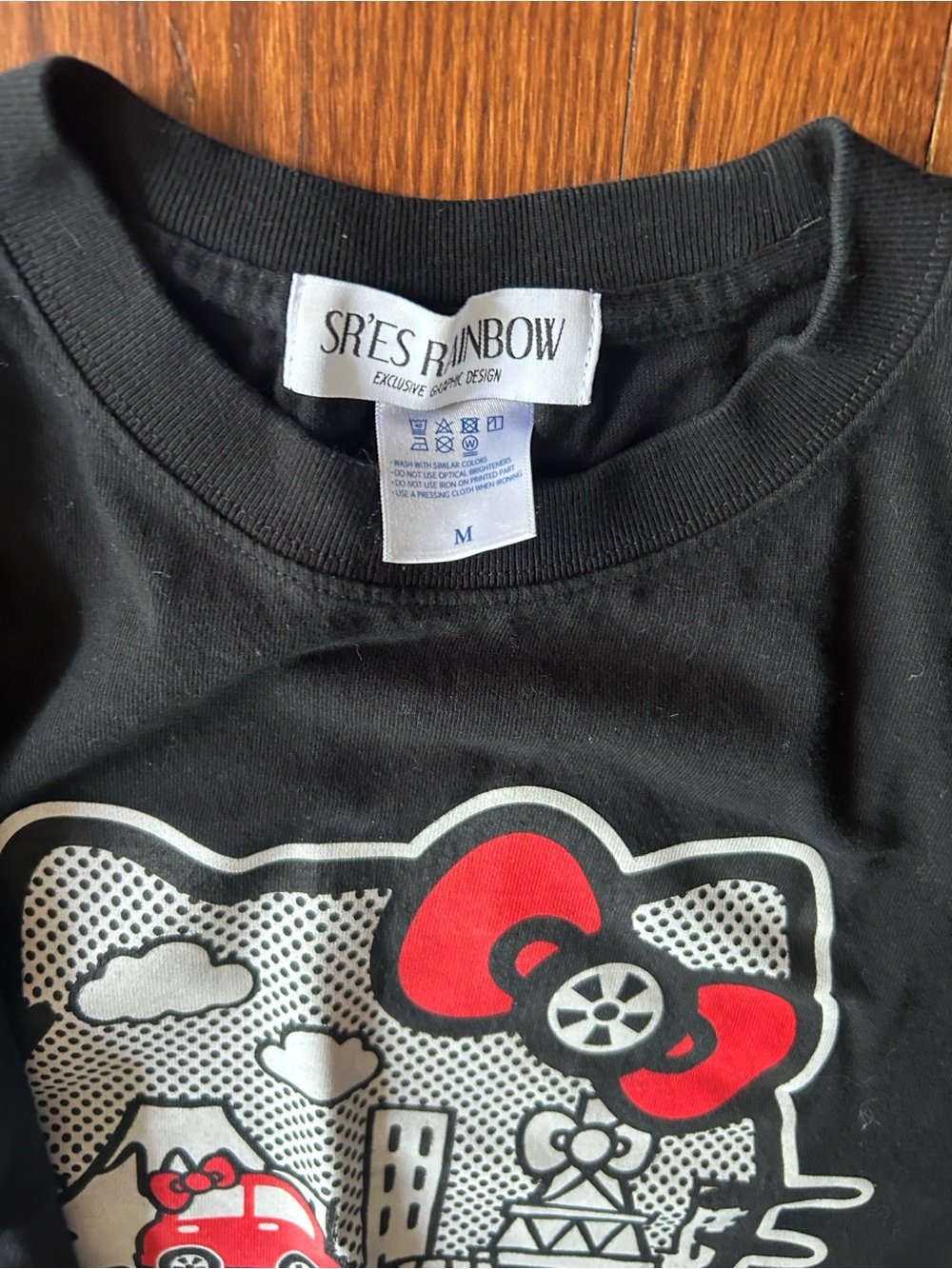 For Betty Hello Kitty Black Tee with Red and White City Graphic - Picture 4 of 4